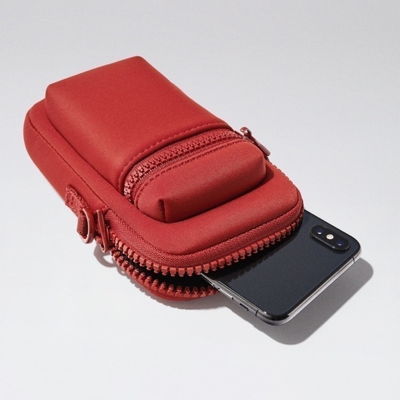 Nwt Parfois Neoprene crossbody Mobile Phone - Picture 1 of 9